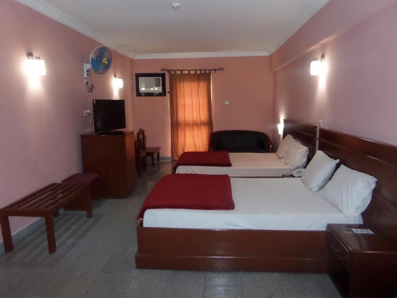 Hotel Newcastle Lagos Exterior photo