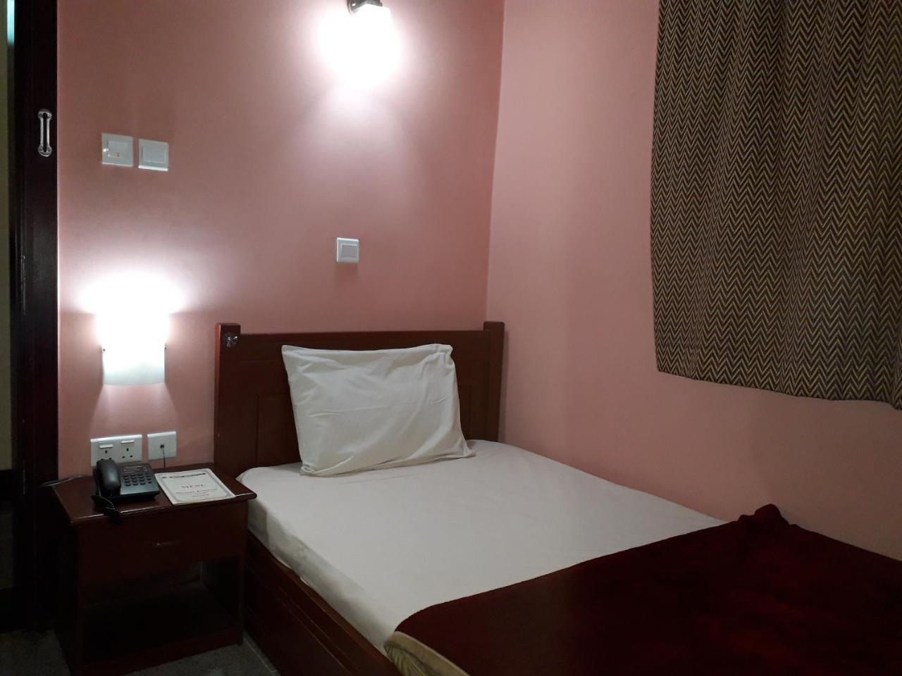 Hotel Newcastle Lagos Exterior photo
